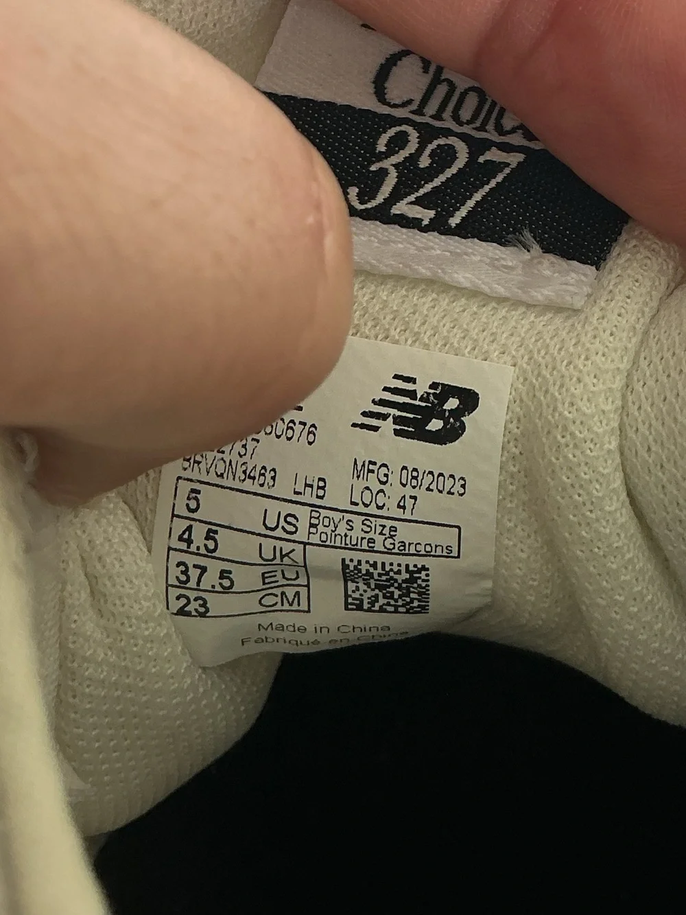 New Balance 327 Sneakers in Cream and Black Sz 5